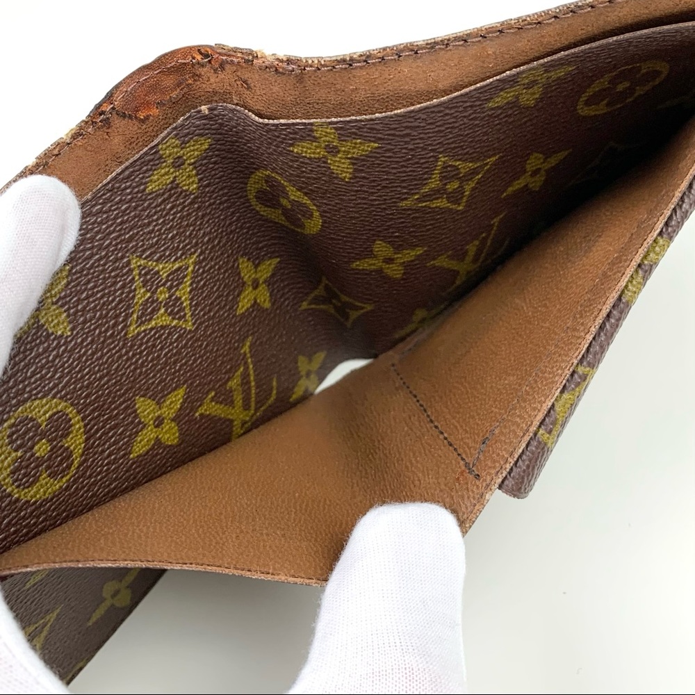 Louis Vuitton Rare 1970s Bifold Wallet - Picture 6 of 11